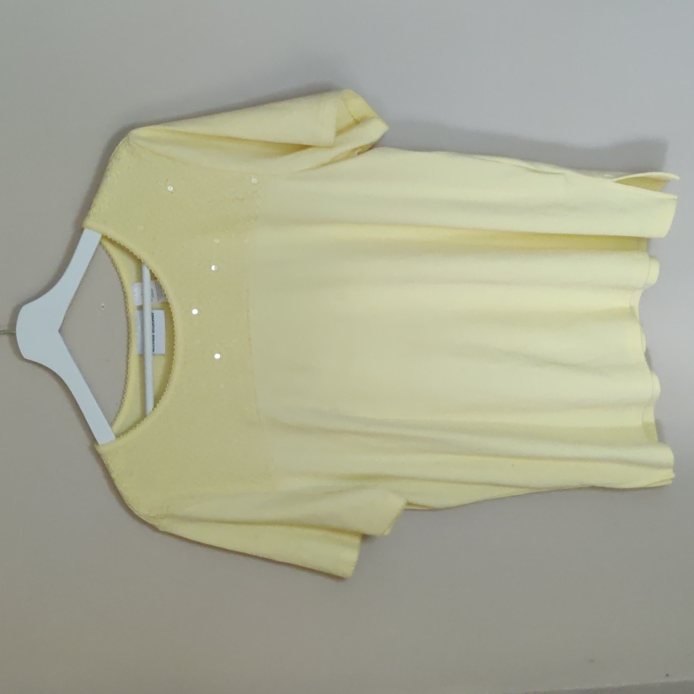 Alfred Dunner yellow Tshirt with lace and sequins size L